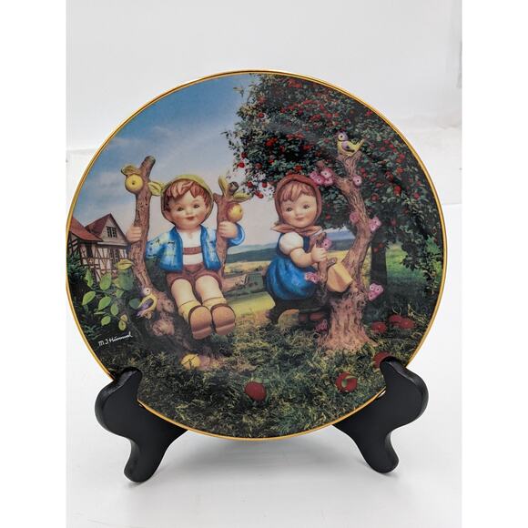 MJ Hummel Little Companions Plate Collection Set 2 Limited Edition, Danbury Mint - Picture 4 of 8